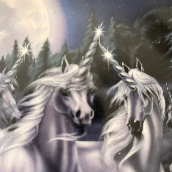 Vintage Royal Doulton “Gathering of the Unicorns” $40 - Picture 4 of 4